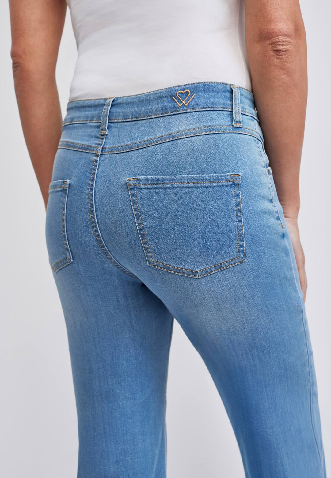 wonderjeans Relaxed Straight Ankle Blue Bleach