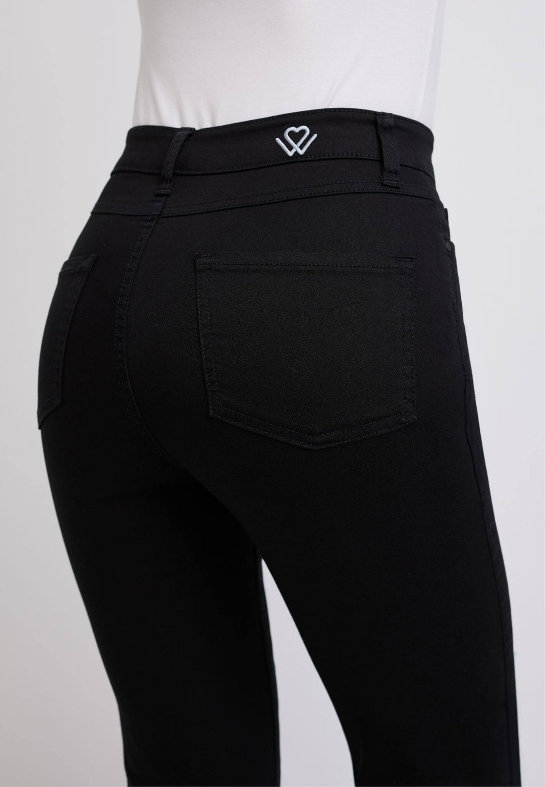wonderjeans High-Waisted Bootcut Forever Pure Black